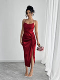 Robe de soirée élégante avec une fente latérale